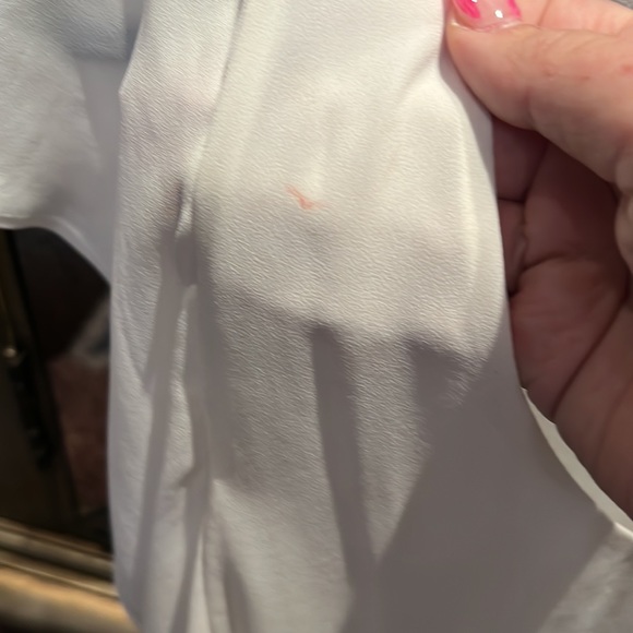 Bcbg maxazira white blouse in size large - Picture 3 of 4